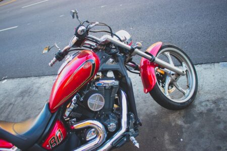 Bay Shore, NY - Motorcyclist Hurt in Crash at 5th Ave & Fairtown Rd