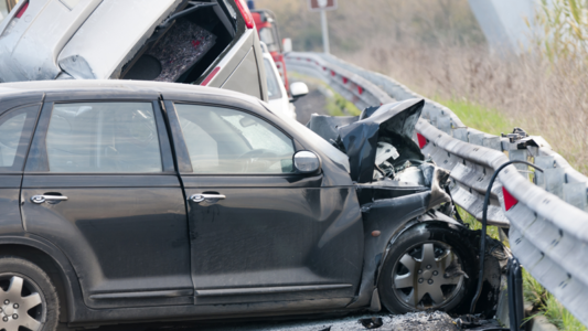 Randals-Wards Is., NY - Multiple Injuries in Three-Car Crash on Triborough Bridge