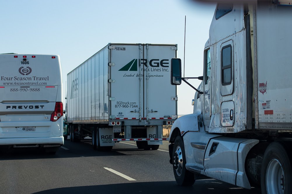 Brooklyn, NY – Semi-Truck Collision on Gowanus Expy E near Fort Hamilton